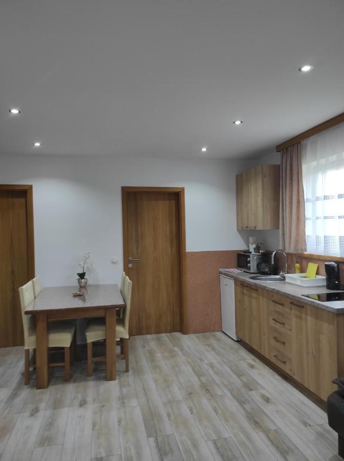 Apartman Jakov ราโควิซา ภายนอก รูปภาพ