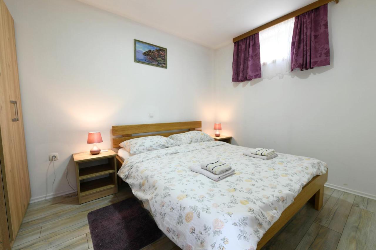 Apartman Jakov ราโควิซา ภายนอก รูปภาพ