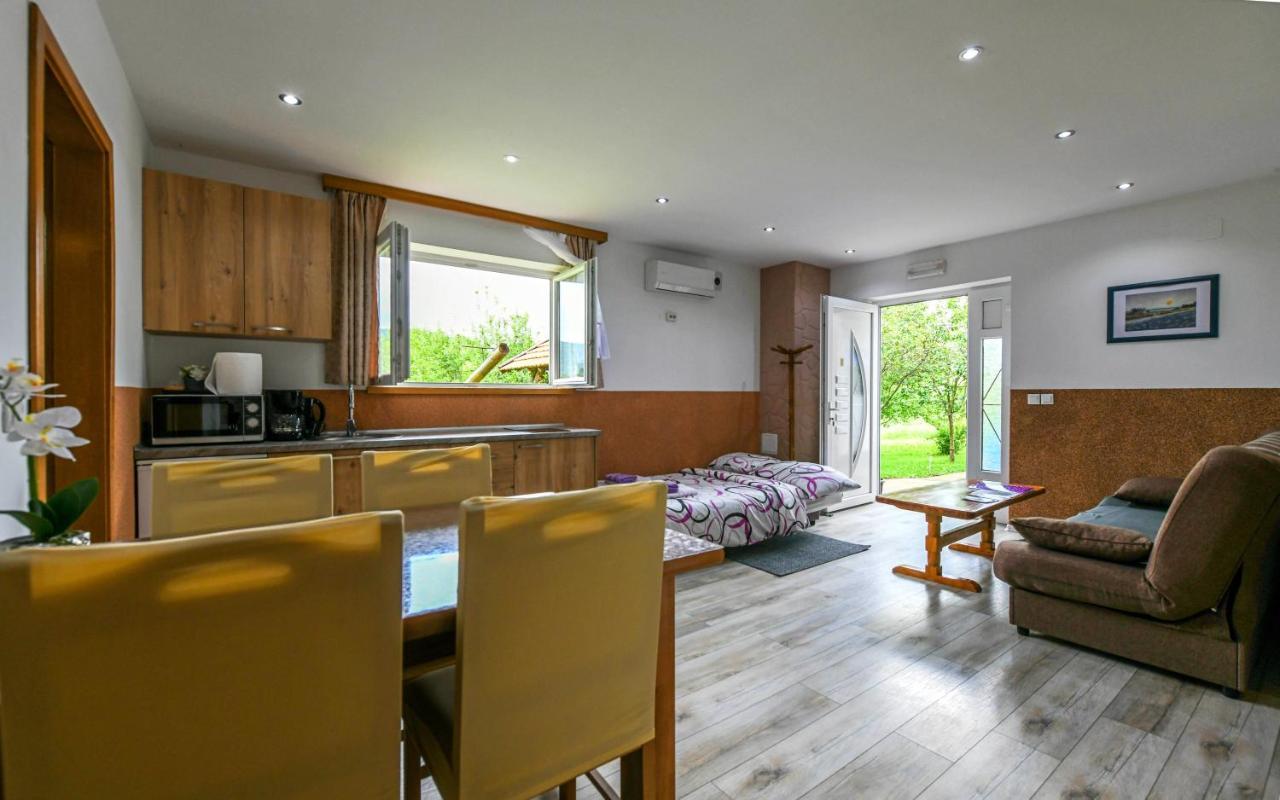 Apartman Jakov ราโควิซา ภายนอก รูปภาพ
